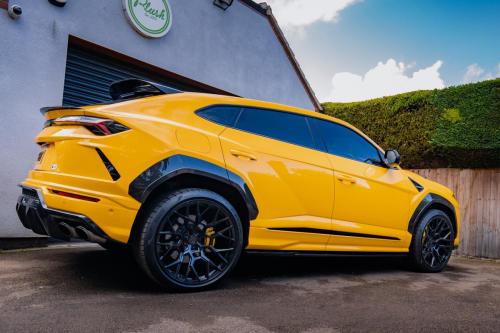 Lamborghini Urus Image 2