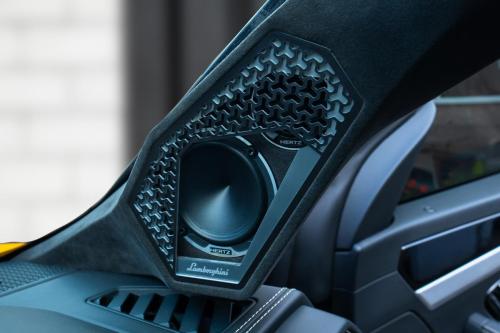 Lamborghini Urus Image 6