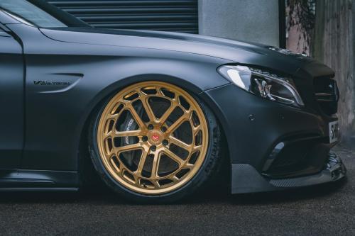 MERCEDES C63S Image 2