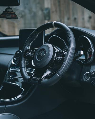 MERCEDES C63S Image 10